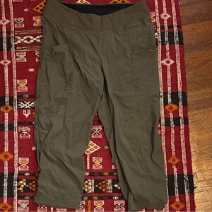 Prana Olive Green Athletic Capri Leggings